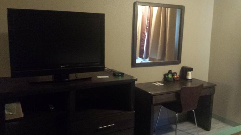 Super 8 By Wyndham Redding Hotel Luaran gambar