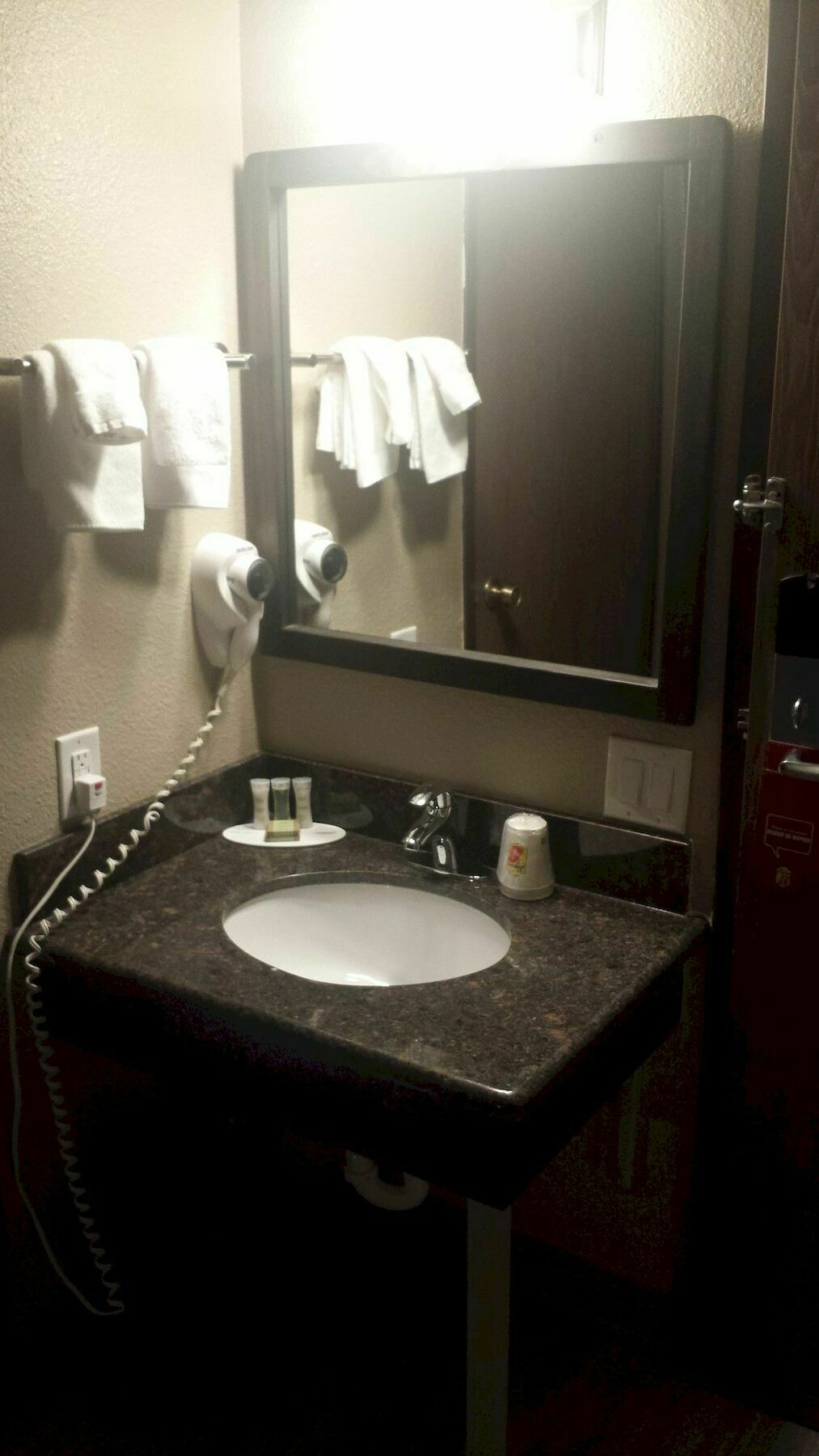 Super 8 By Wyndham Redding Hotel Luaran gambar
