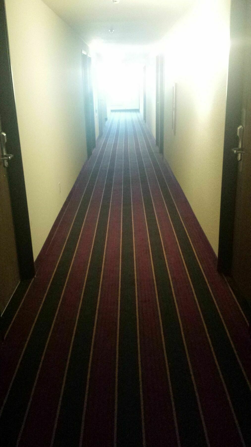 Super 8 By Wyndham Redding Hotel Luaran gambar